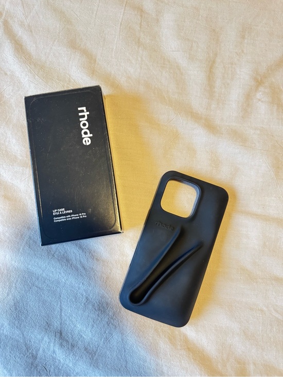 RHODE Other - RHODE Black Silicone iPhone 16 PRO Case with Built-In Lip Grip